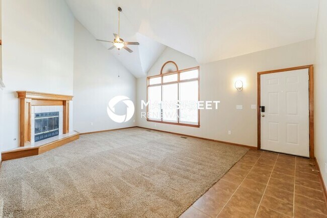 Photo - 15520 Apache St