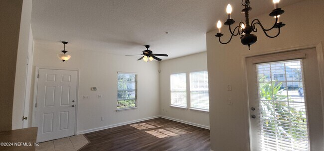 Photo - 575 Oakleaf Plantation Pkwy Unidad 1104