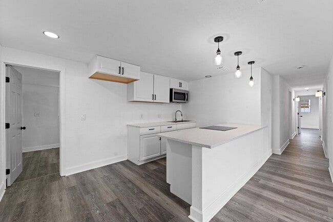 Photo - 9604 N 18th St