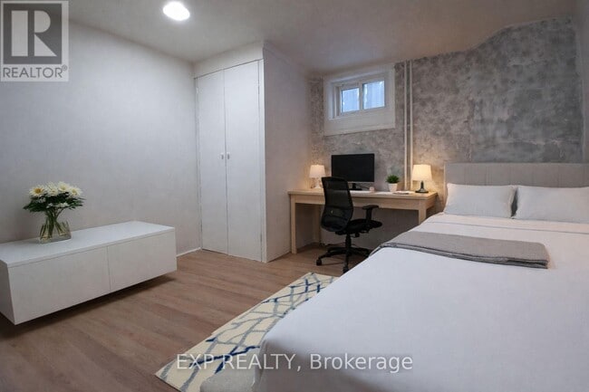 Photo - 861 Cosburn Ave.