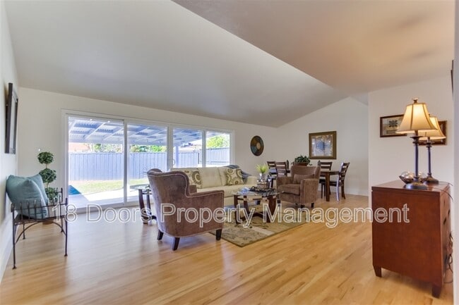 Photo - 5318 Saxon St