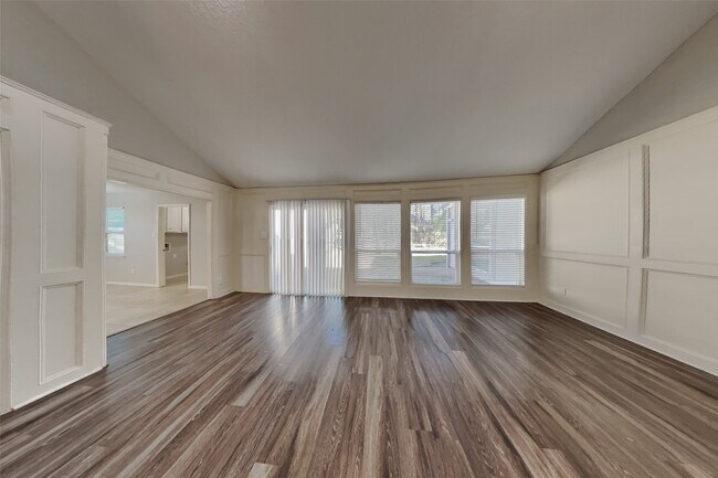 Photo - 3315 Redwood Lodge Dr