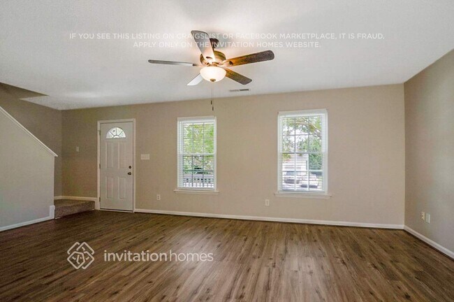 Photo - 4921 Silverdene St