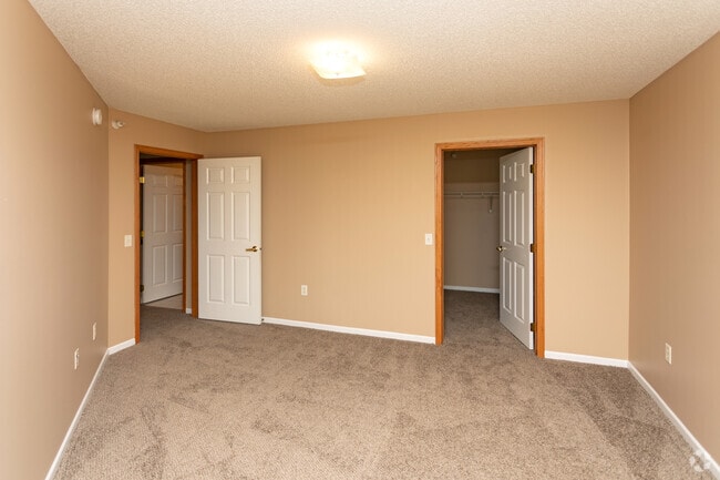 2BR, 2BA - 1,250SF