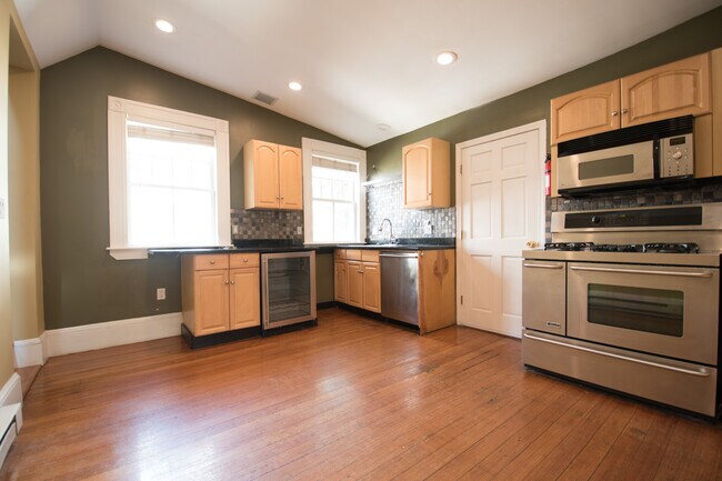 20 Ellery St Unit 2