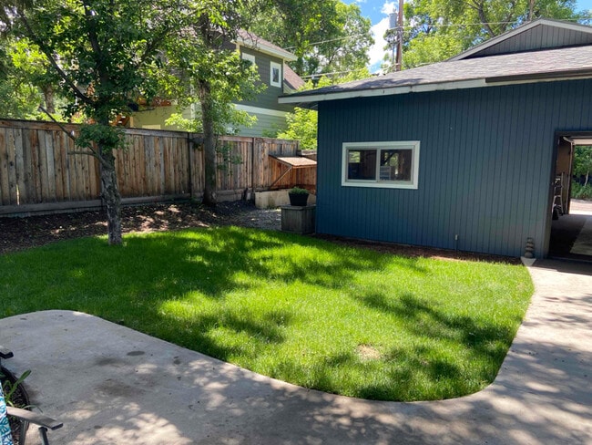 Photo - S. S 5th Ave