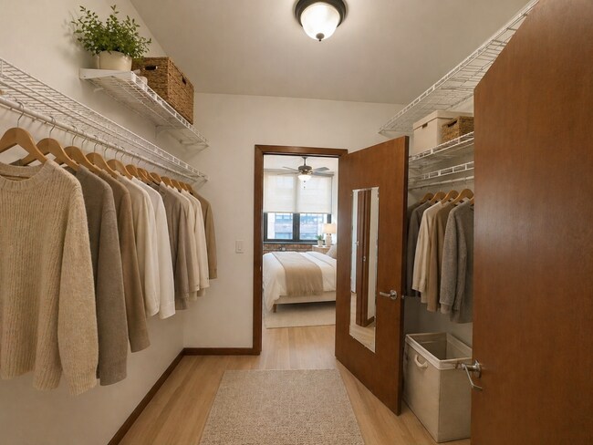 Photo - Gorgeous 1 Bedroom +Lofted Den Apartment in Avondale - Laundry In Unit! Unidad 03