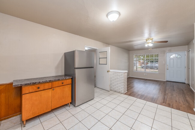 Building Photo - 1816 E Tucker Blvd Rental
