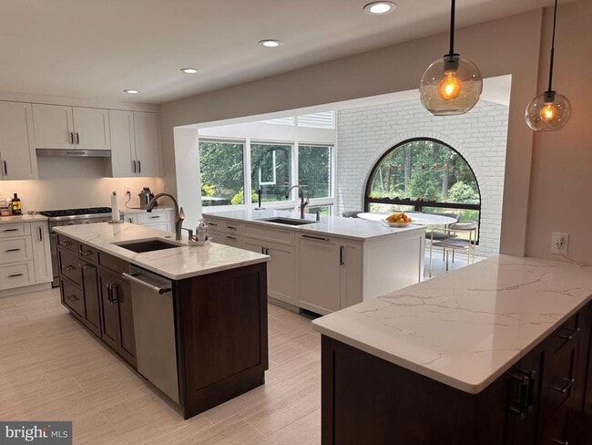 Building Photo - 6005 Neilwood Dr