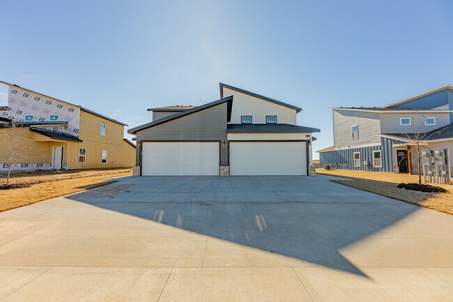 Photo - 1603 Casuarina Dr