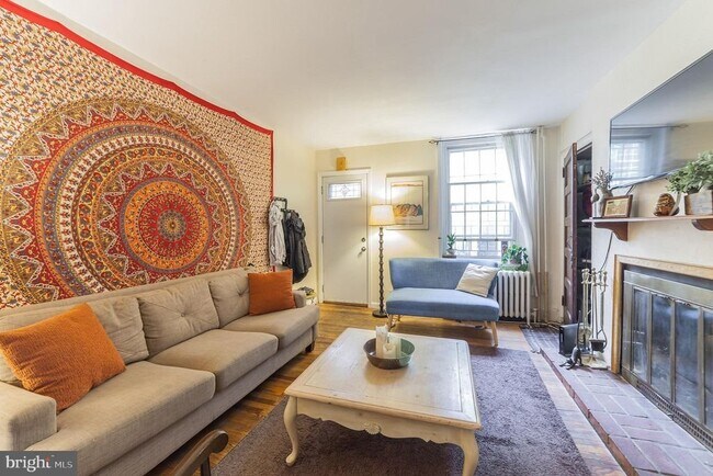 Photo - Gorgeous 3-Bedroom Townhouse in Washington Square West! Available mid-July!