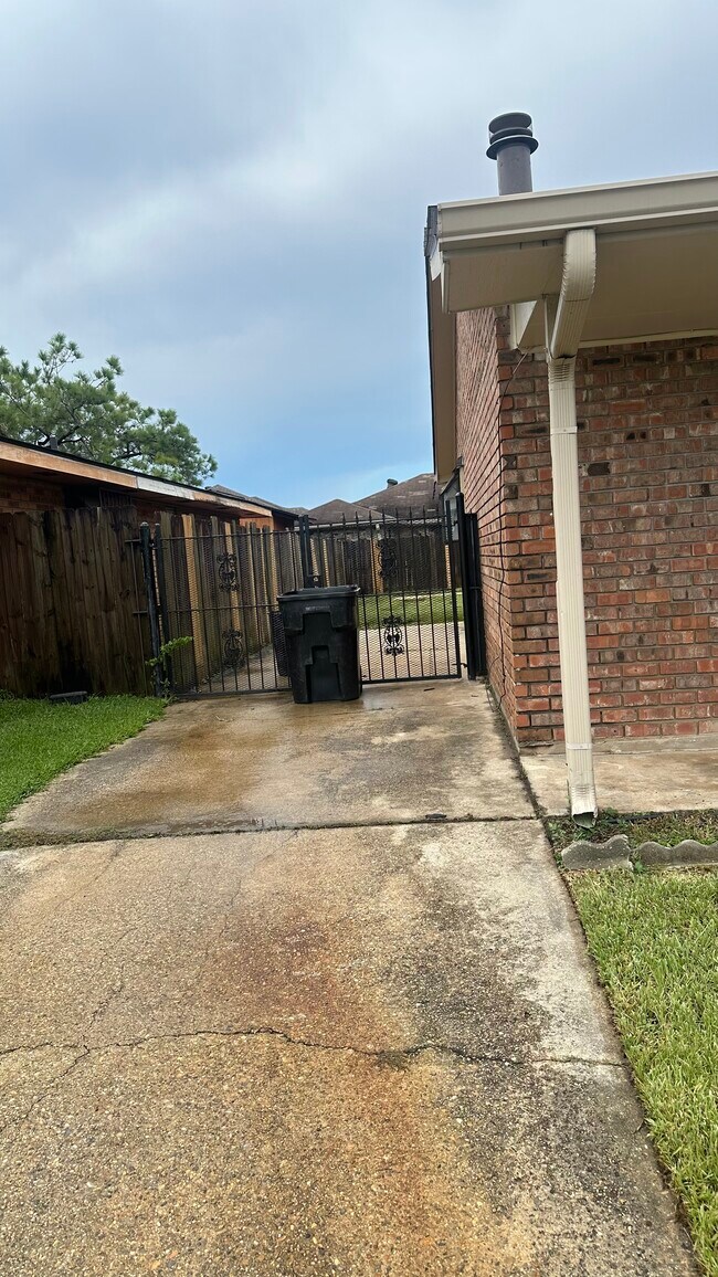 Photo - 8011 Dwyer Rd