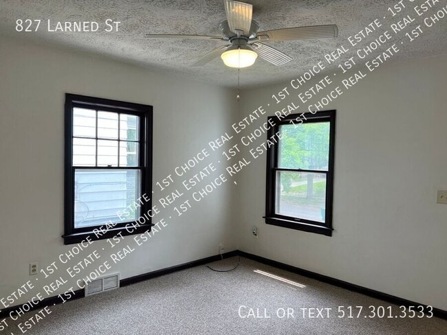Photo - 827 Larned St