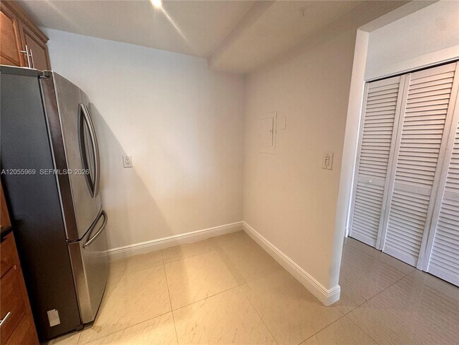 Photo - 10425 SW 112th Ave Unit 312