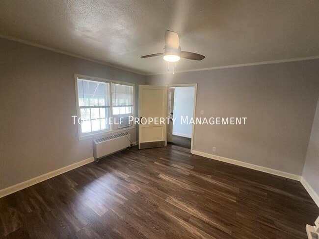 Photo - 2303 E 9th St Unit 3