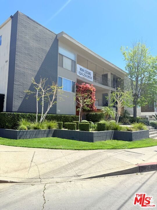 Building Photo - 7524 Sepulveda Blvd Unit 107 Rental