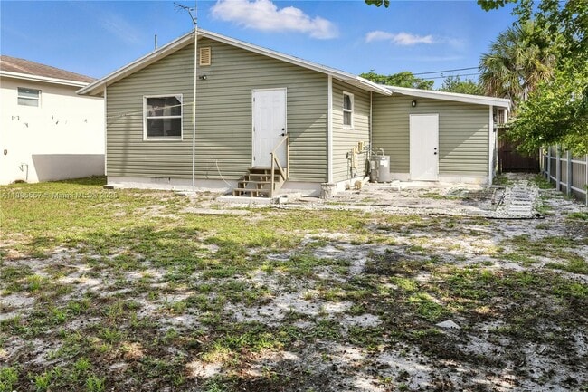 Photo - 3633 SW 12th Ct Unidad 2