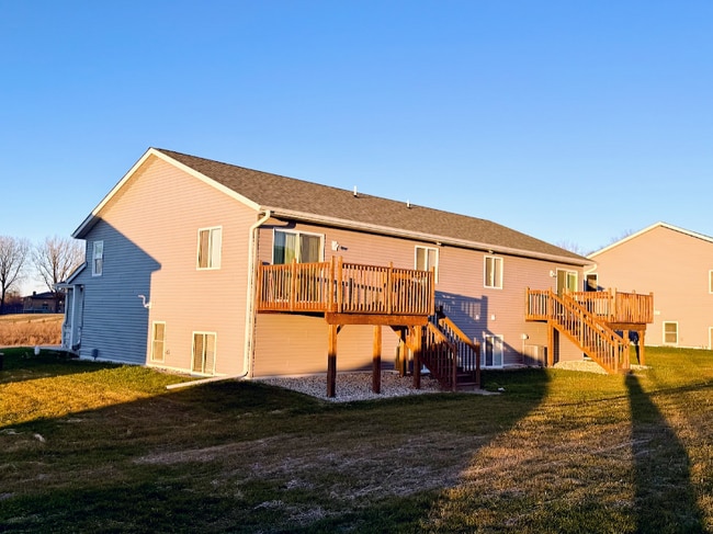 Photo - 5989-5991 Hanson Ct