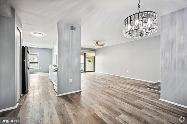 Building Photo - 421 Christopher Ave Unit 11 Rental