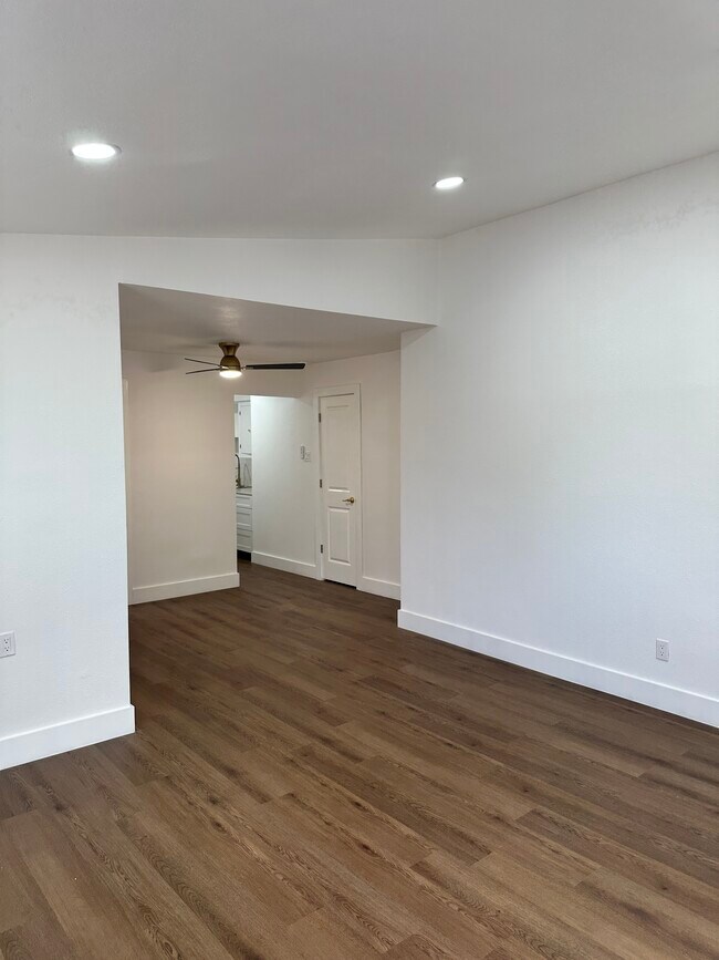Oakcliff Apartments