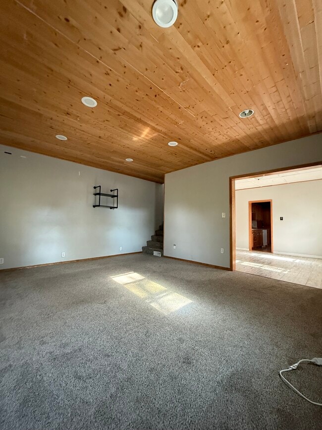 Photo - 320 9th Ave N