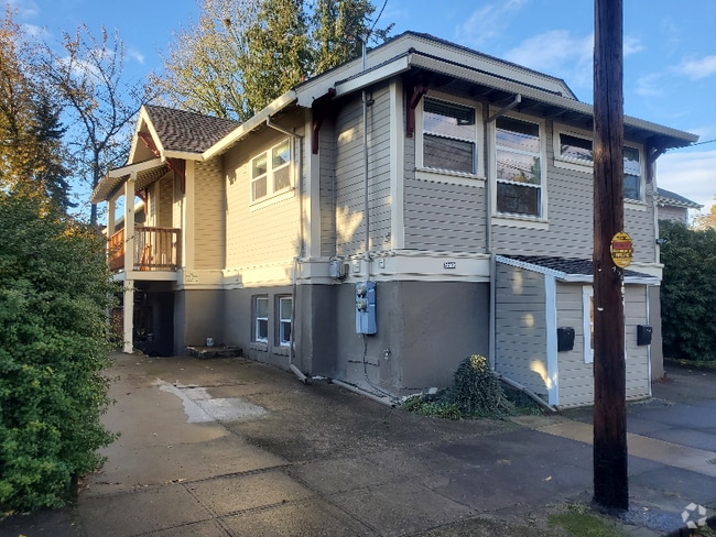 Building Photo - 7703 N Hereford Ave Rental