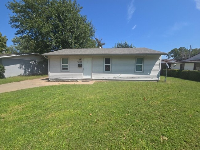 Building Photo - Charming 3-Bedroom Home with Large Yard