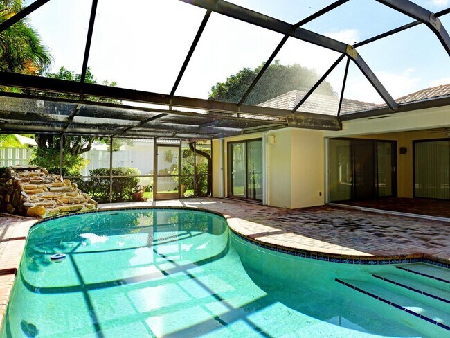 Photo - 5979 Pinebrook Dr