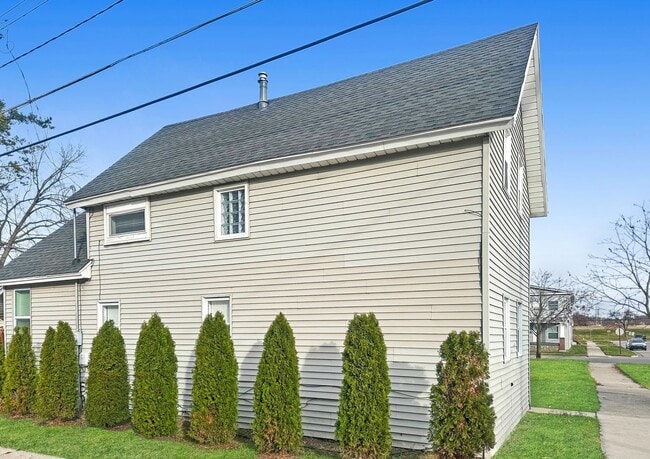 Photo - 441 Crosby St NW