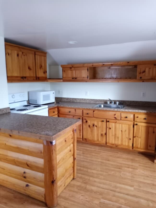 Building Photo - 211 W Higham St Unit 211 Rental