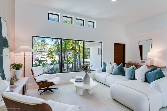 Photo - 1120 NE 86th St