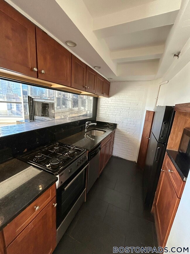 113 Beacon St Unit PHR