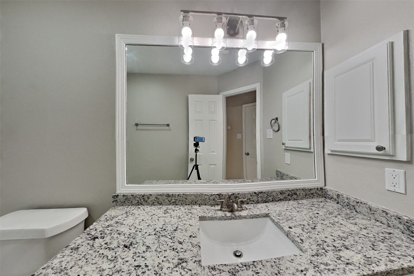 Photo - 14515 Enola Dr