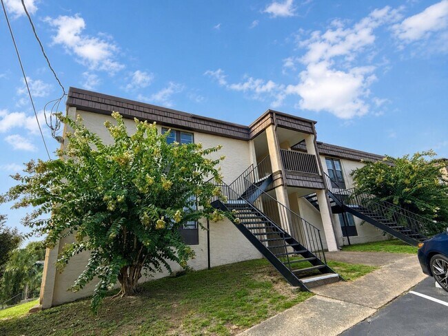 404 Marshall Ct Unit 2