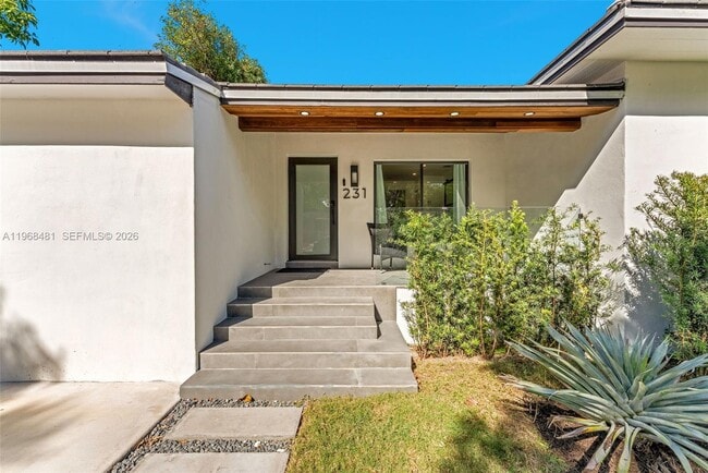 Photo - 231 NE 45th St