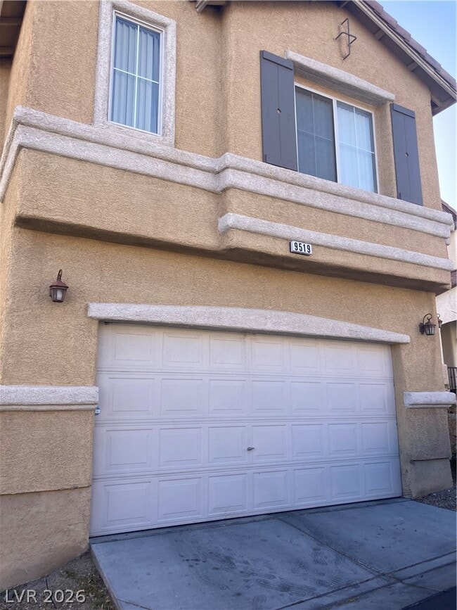 Building Photo - 9519 Milkweed Canyon Ave