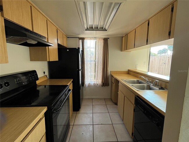 Photo - 4023 Henley Rd Unit 1702