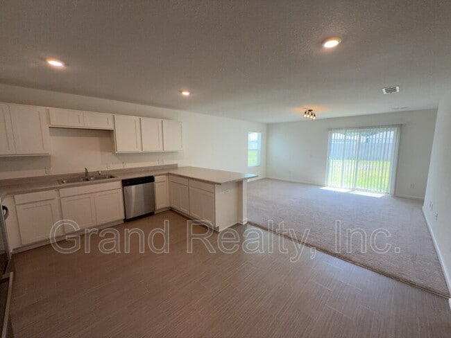 Photo - 4360 Jitterbug St