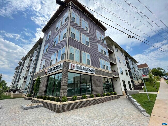 905 River Rd Unit 403