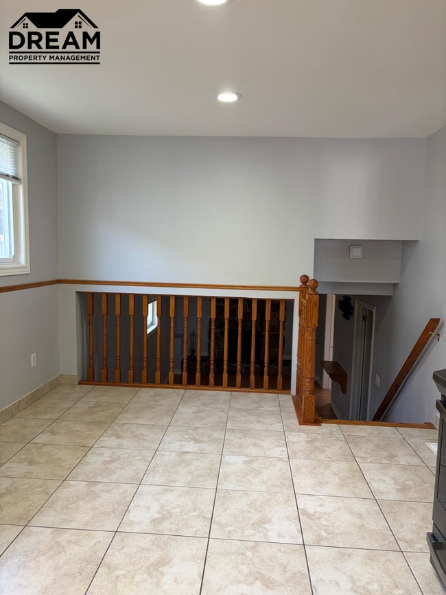 Photo - 205 Oakburne Pl