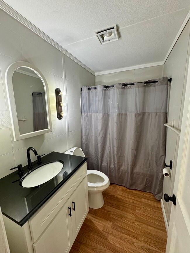 Photo - 5624 US Highway 60 W