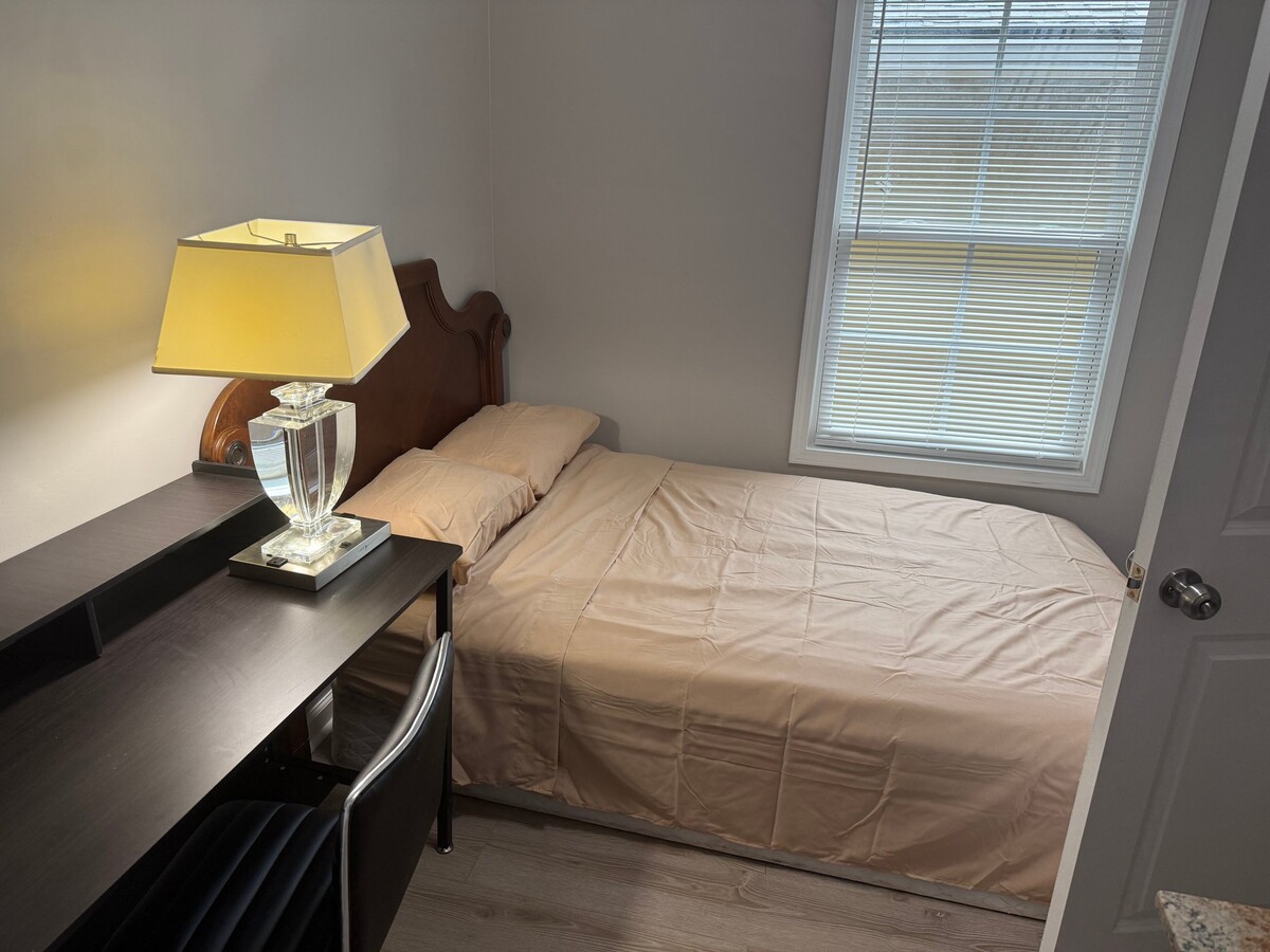 Photo - 1081 State St NW