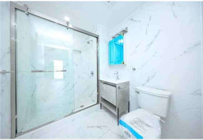 Photo - 163-14 Sanford Ave