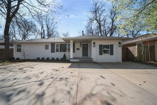 Photo - 1034 W Boyd St