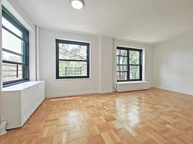 Photo - 210 Clinton Ave