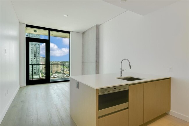 Photo - 610 Davis St Condo Unit 2010