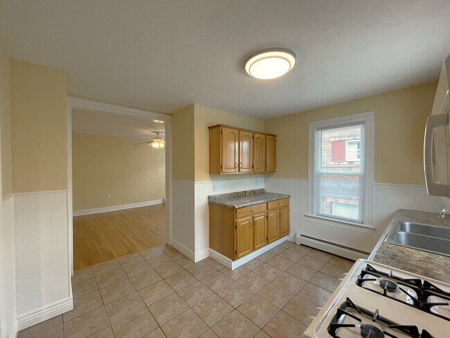 Kitchen - 381 W 1st St Unit 2