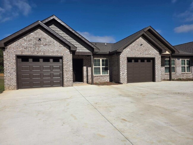 Building Photo - 1779 Jordon Ave Unit 3