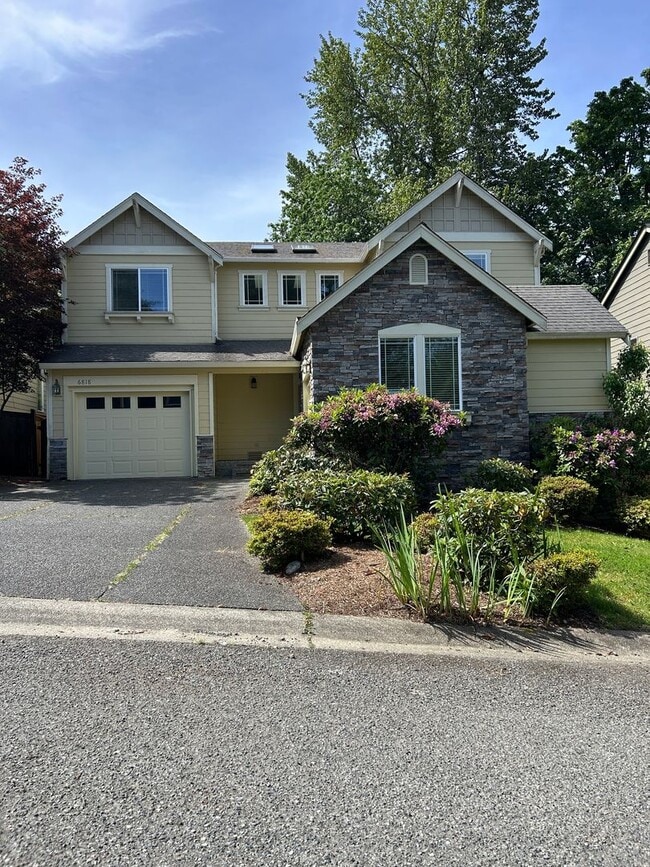 4Bd/2.75Ba Bellevue Home - 4Bd/2.75Ba Bellevue Home