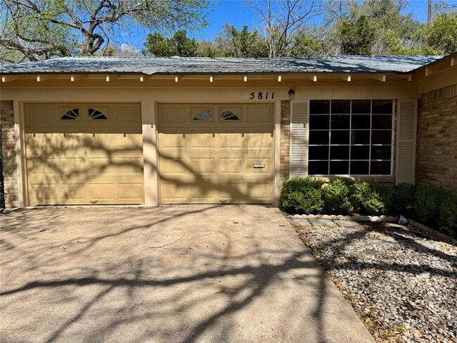 Photo - 5811 Highland Hills Dr